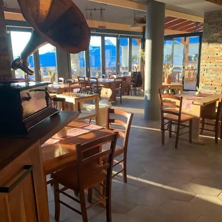 Hotel House Rozka 3*